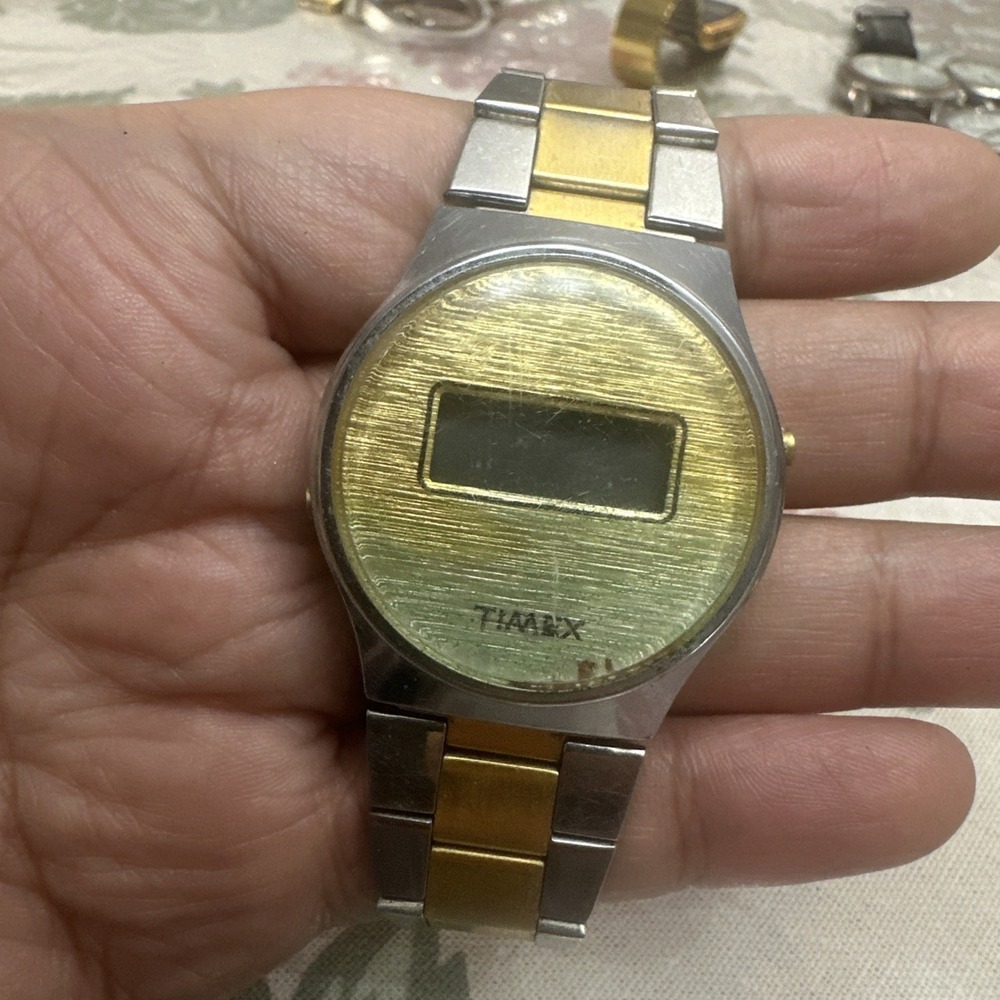 Vintage Timex Rare 1977 Digital Assembled By Howard Hughes U.S.A. 38mm -UNTESTED